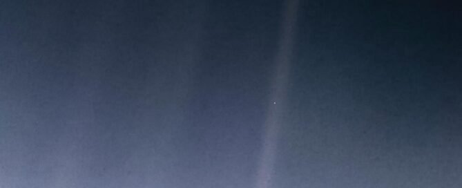 Pale Blue Dot, the iconic photo of earth taken by voyager 1